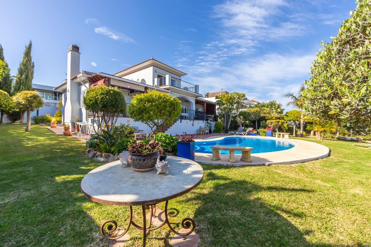Villa for Sale in Manilva