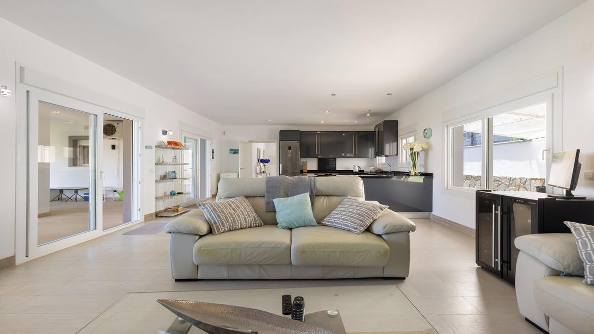 Villa for Sale in Manilva