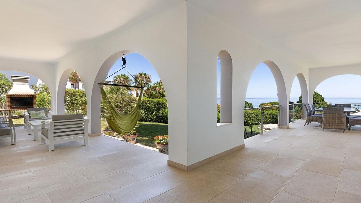 Villa for Sale in Manilva