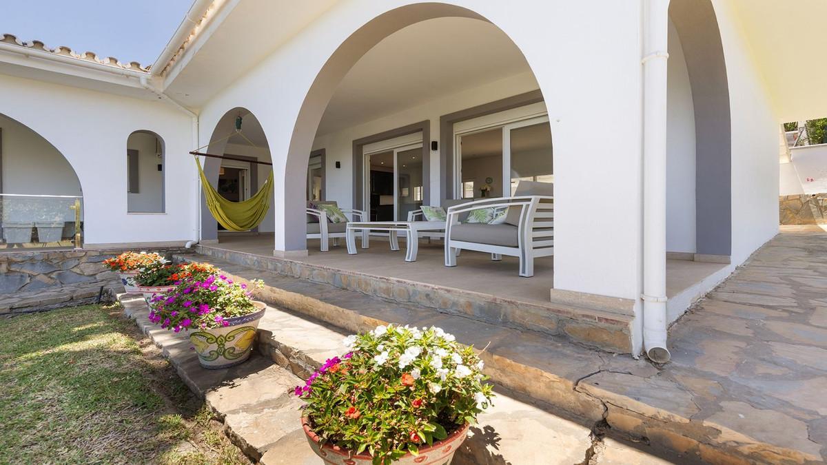 Villa for Sale in Manilva