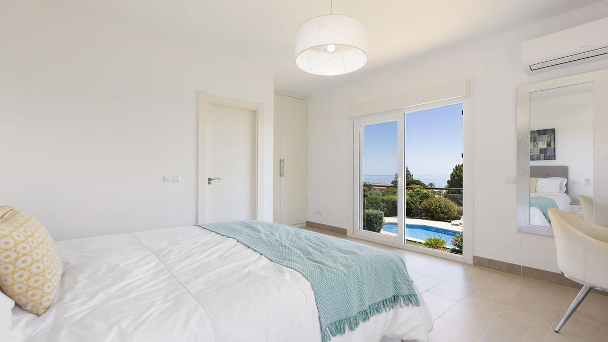 Villa for Sale in Manilva