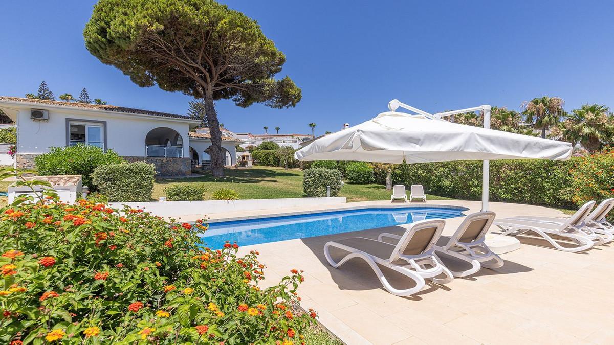Villa for Sale in Manilva