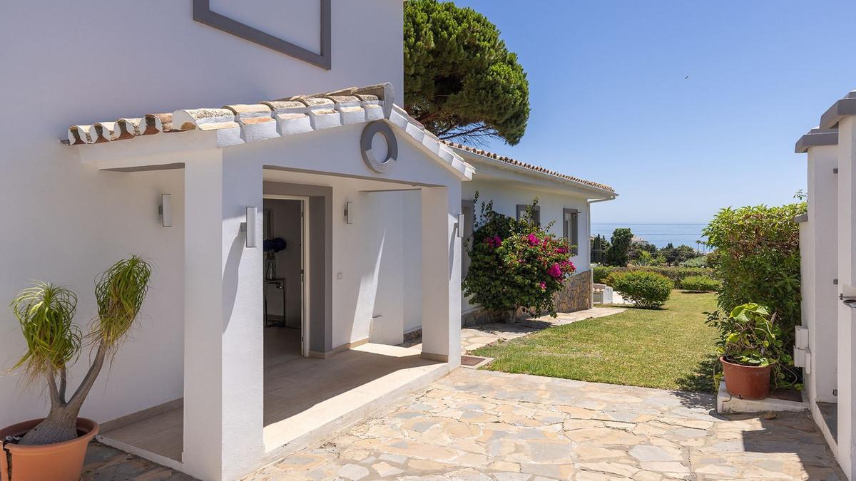 Villa for Sale in Manilva
