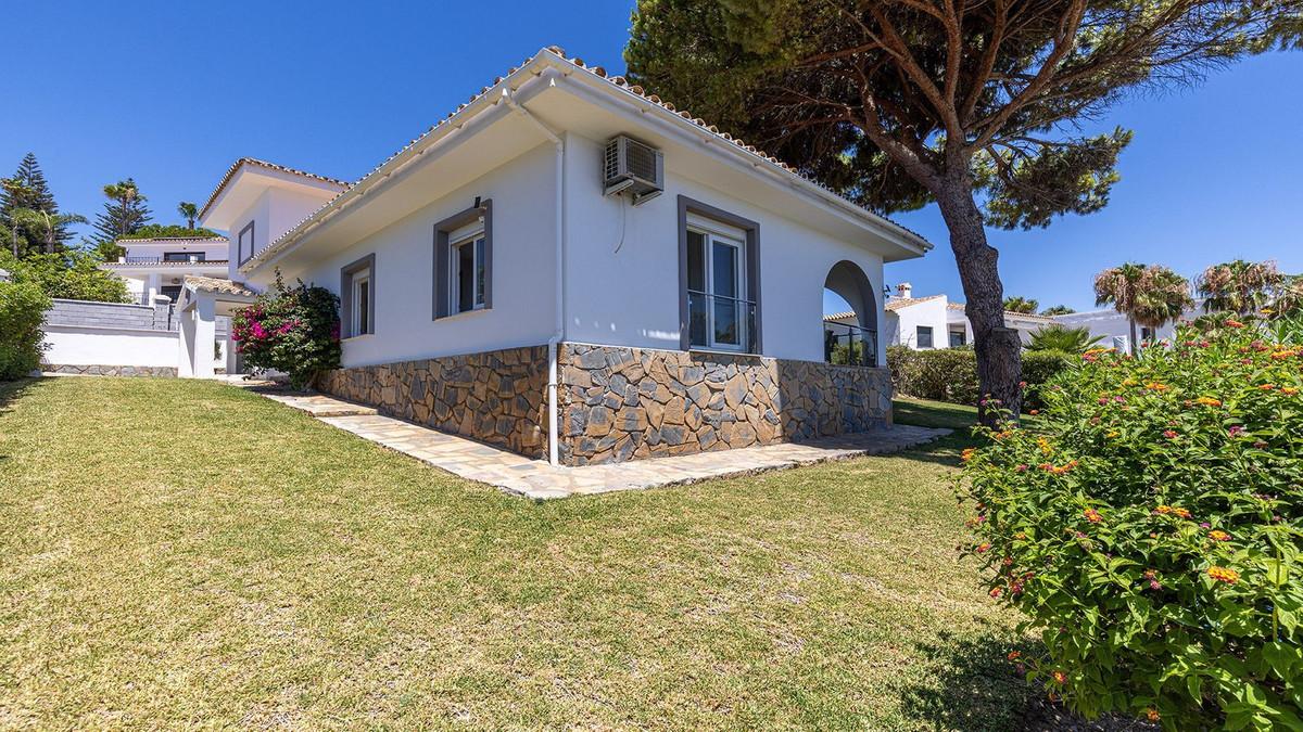 Villa for Sale in Manilva