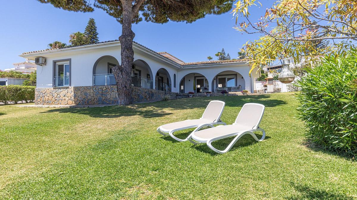 Villa for Sale in Manilva