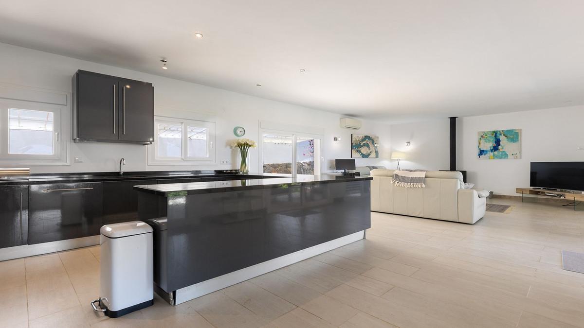 Villa for Sale in Manilva