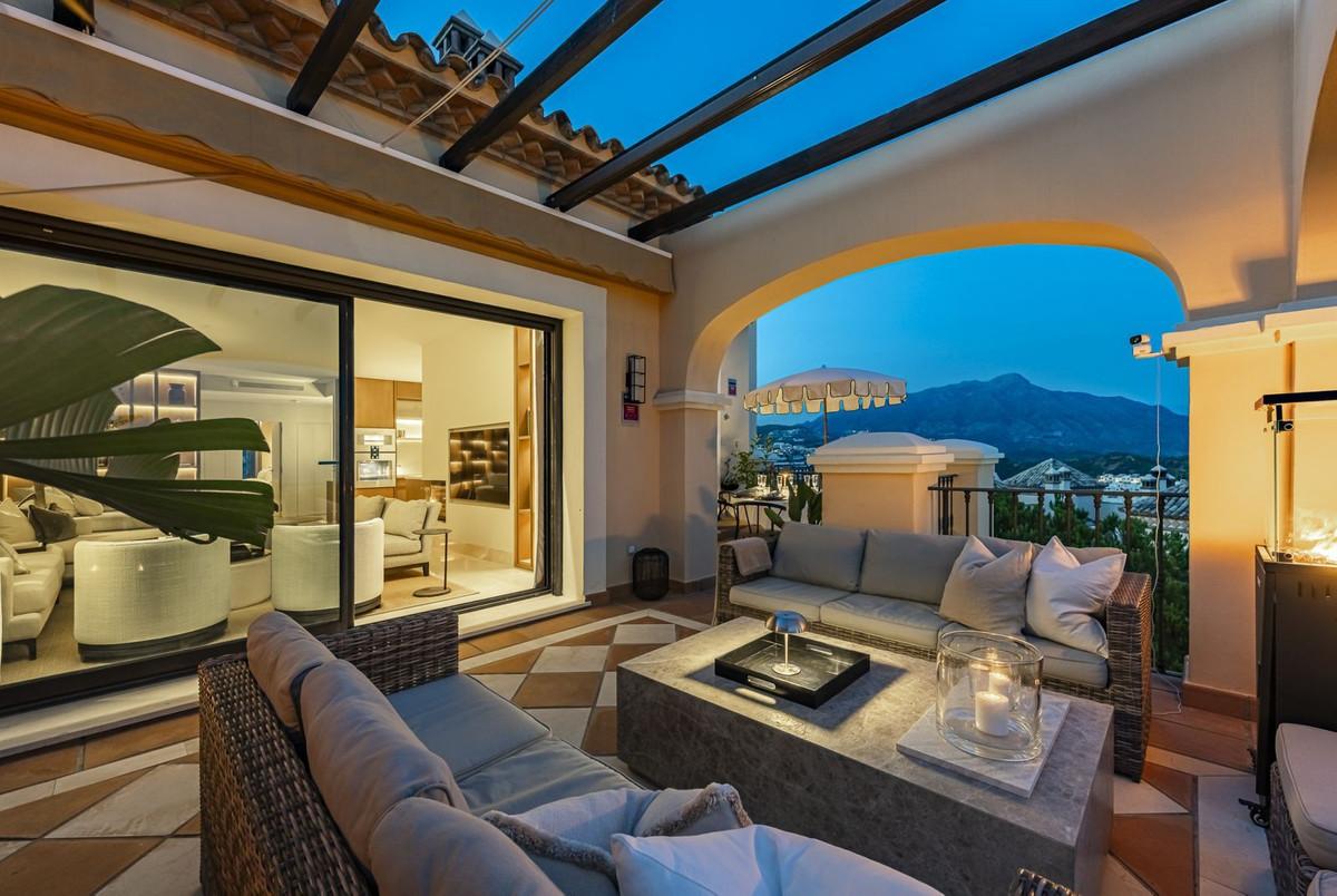 Penthouse for Sale in Benahavís