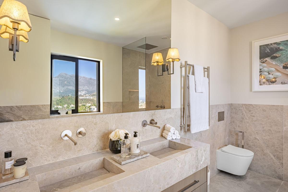 Penthouse for Sale in Benahavís
