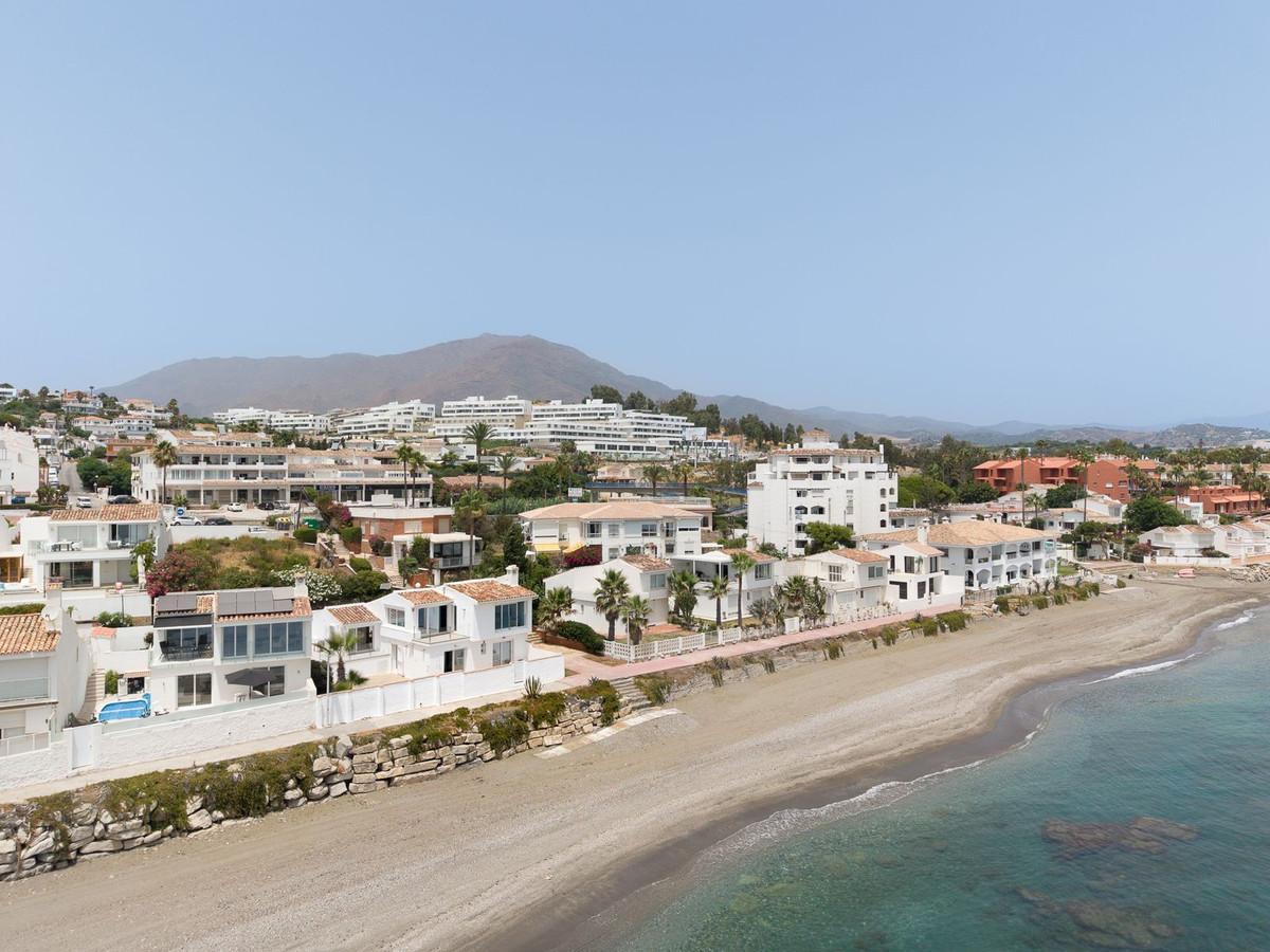 Villa for Sale in Estepona