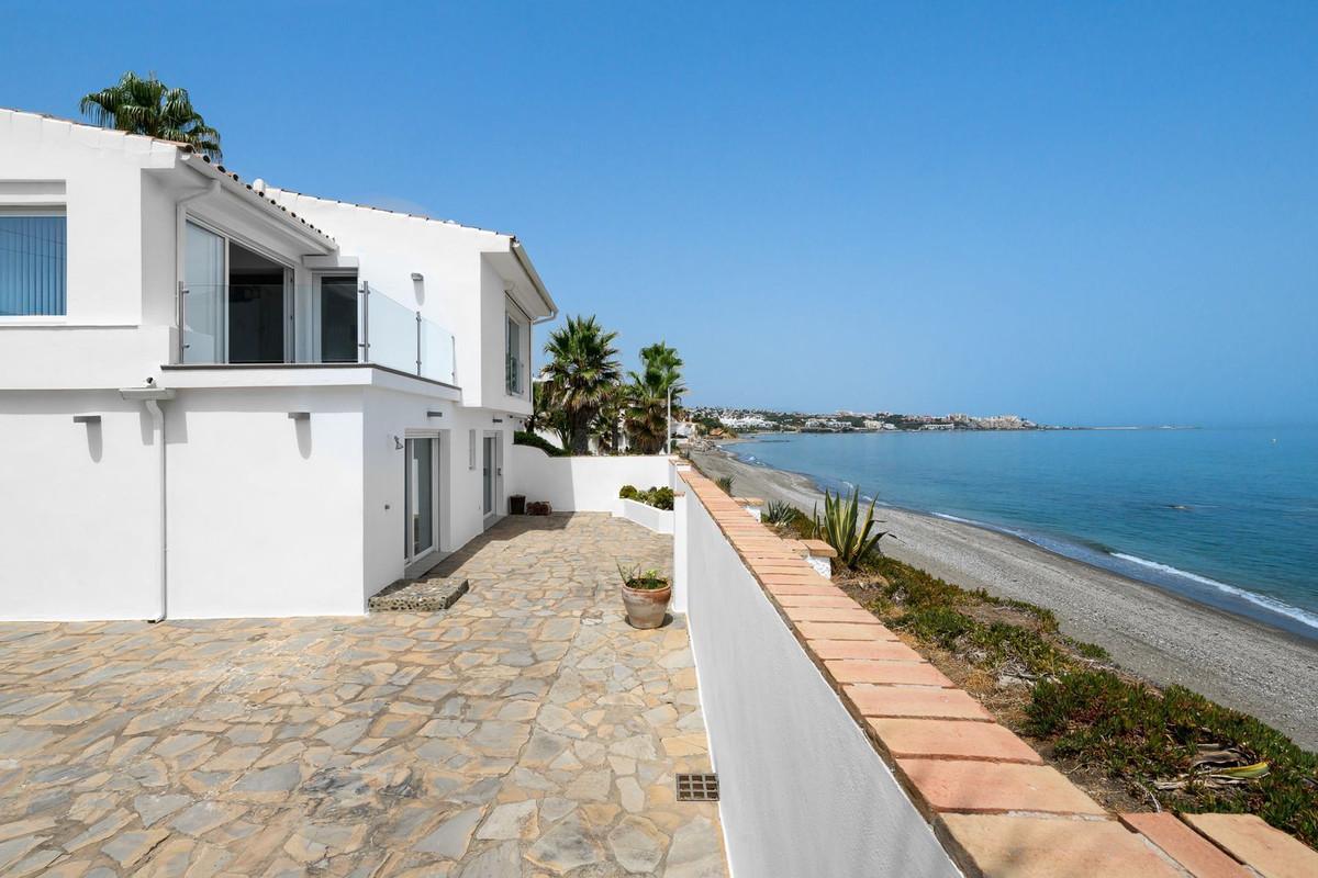 Villa for Sale in Estepona