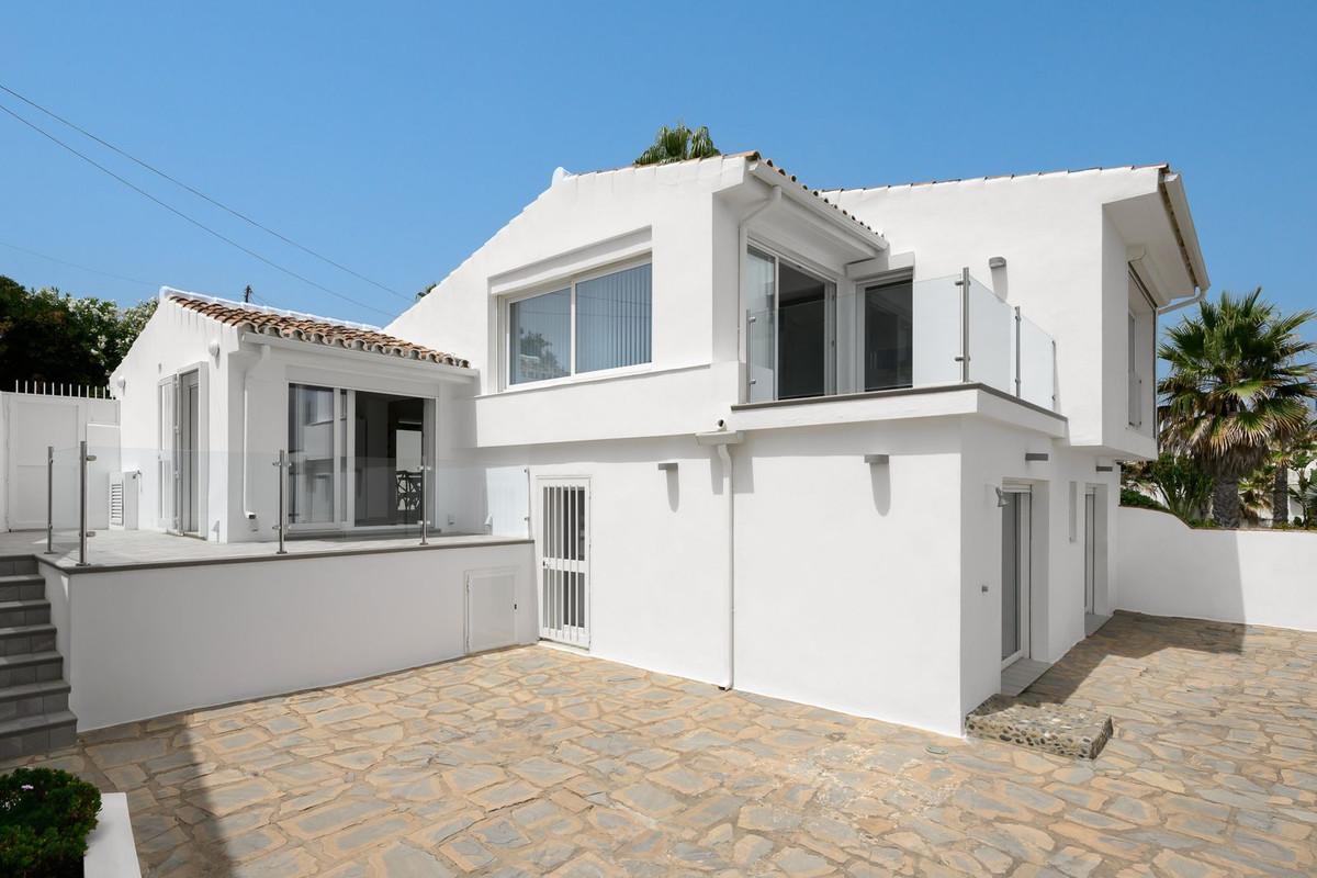 Villa for Sale in Estepona
