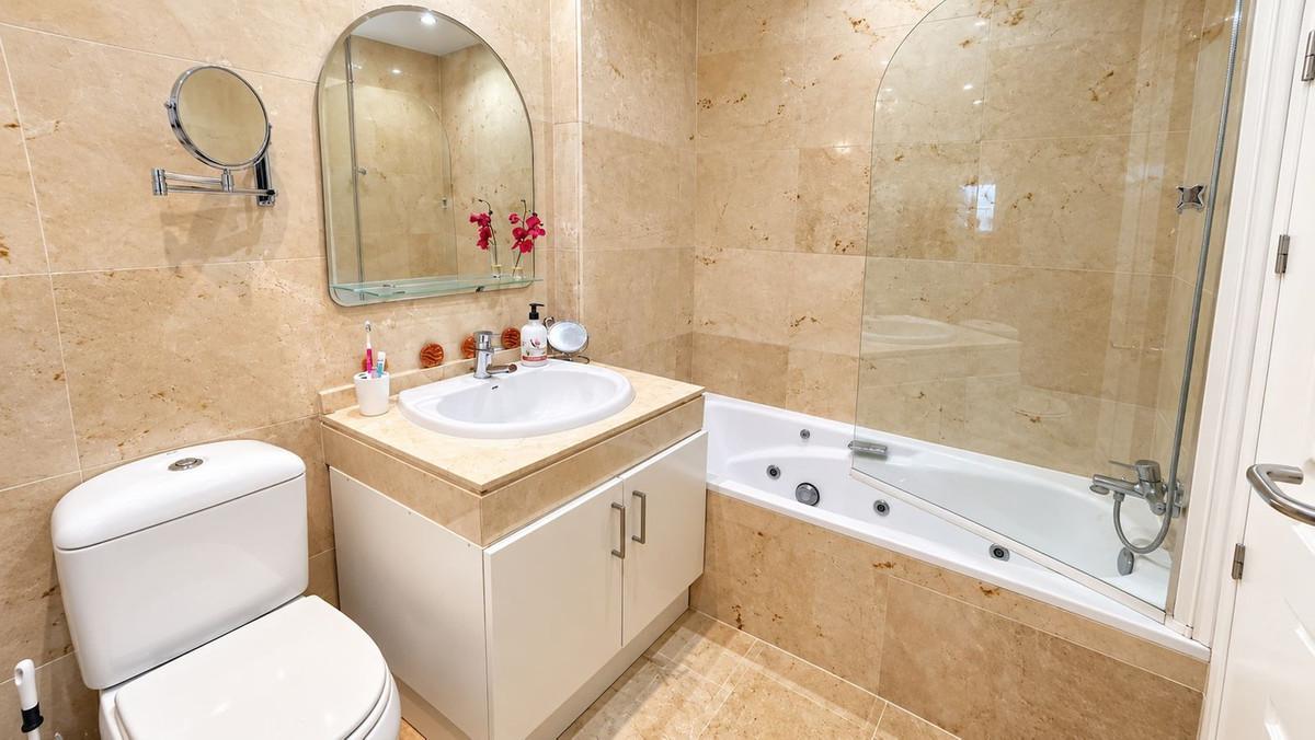 Apartment for Sale in Manilva