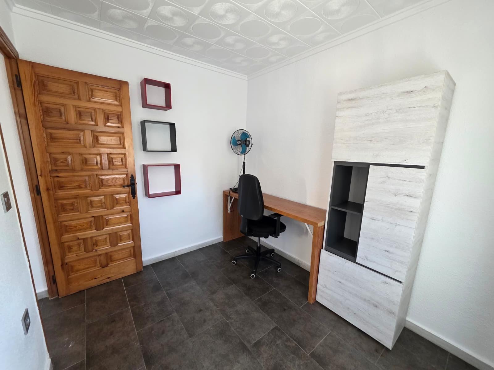 Villa for Rent in Elche