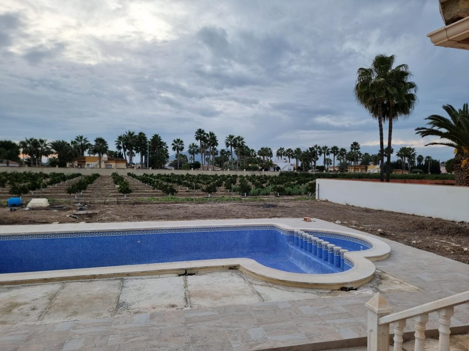 Villa en Venta en Catral
