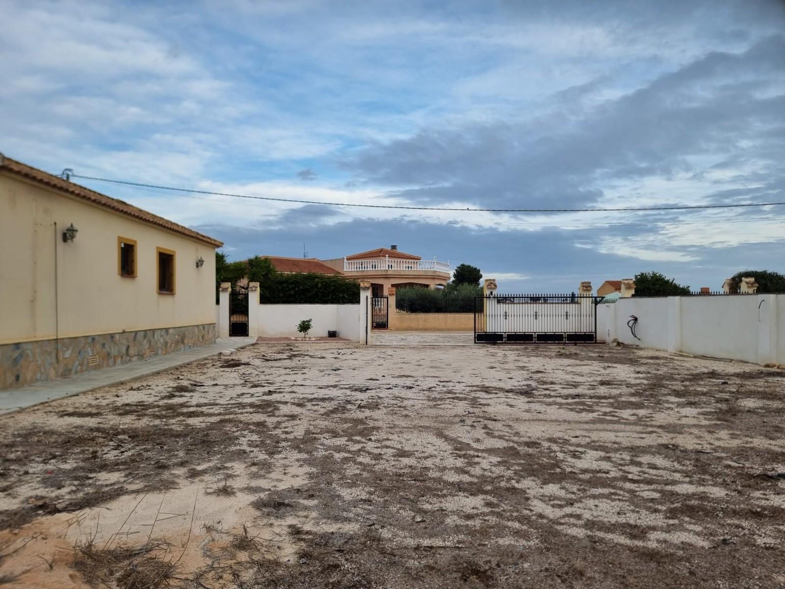 Villa en Venta en Catral