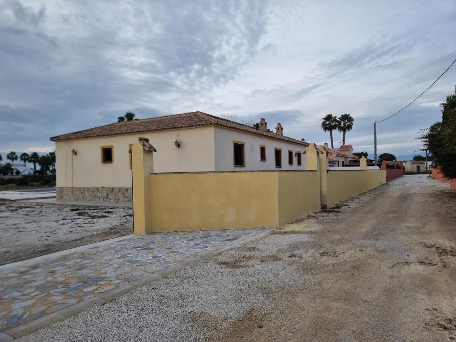 Villa en Venta en Catral