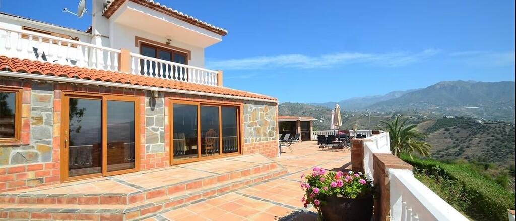 Villa for Rent in Torrox