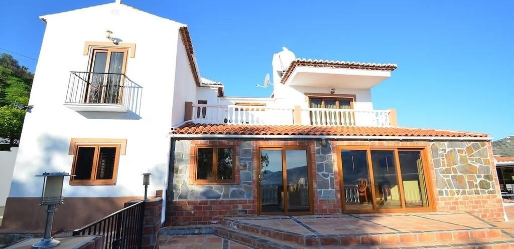 Villa for Rent in Torrox