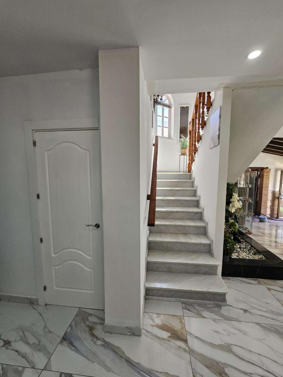 Villa for Sale in Alhaurín de la Torre