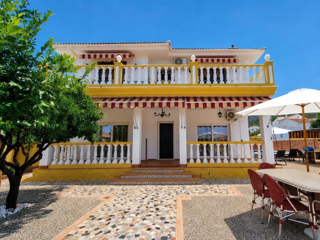 Villa for Sale in Alhaurín de la Torre