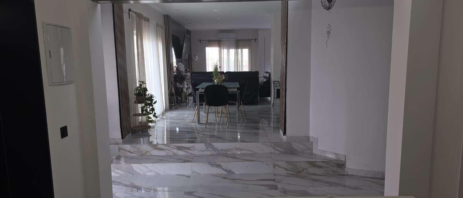 Villa for Sale in Alhaurín de la Torre