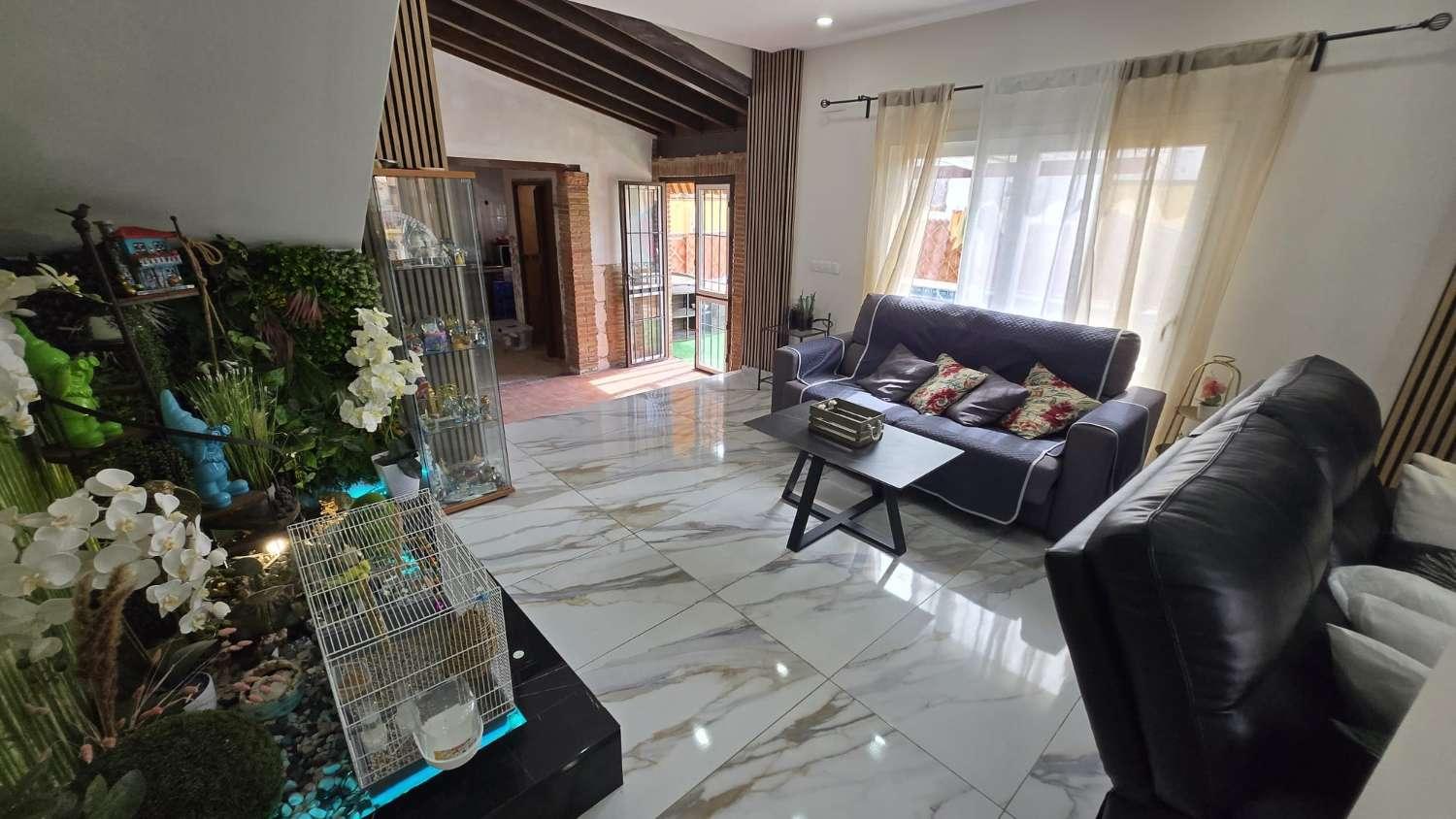 Villa for Sale in Alhaurín de la Torre