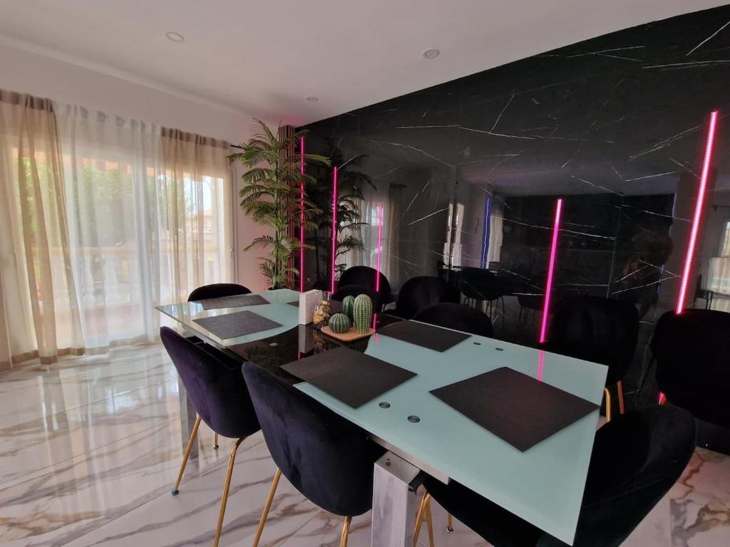 Villa for Sale in Alhaurín de la Torre