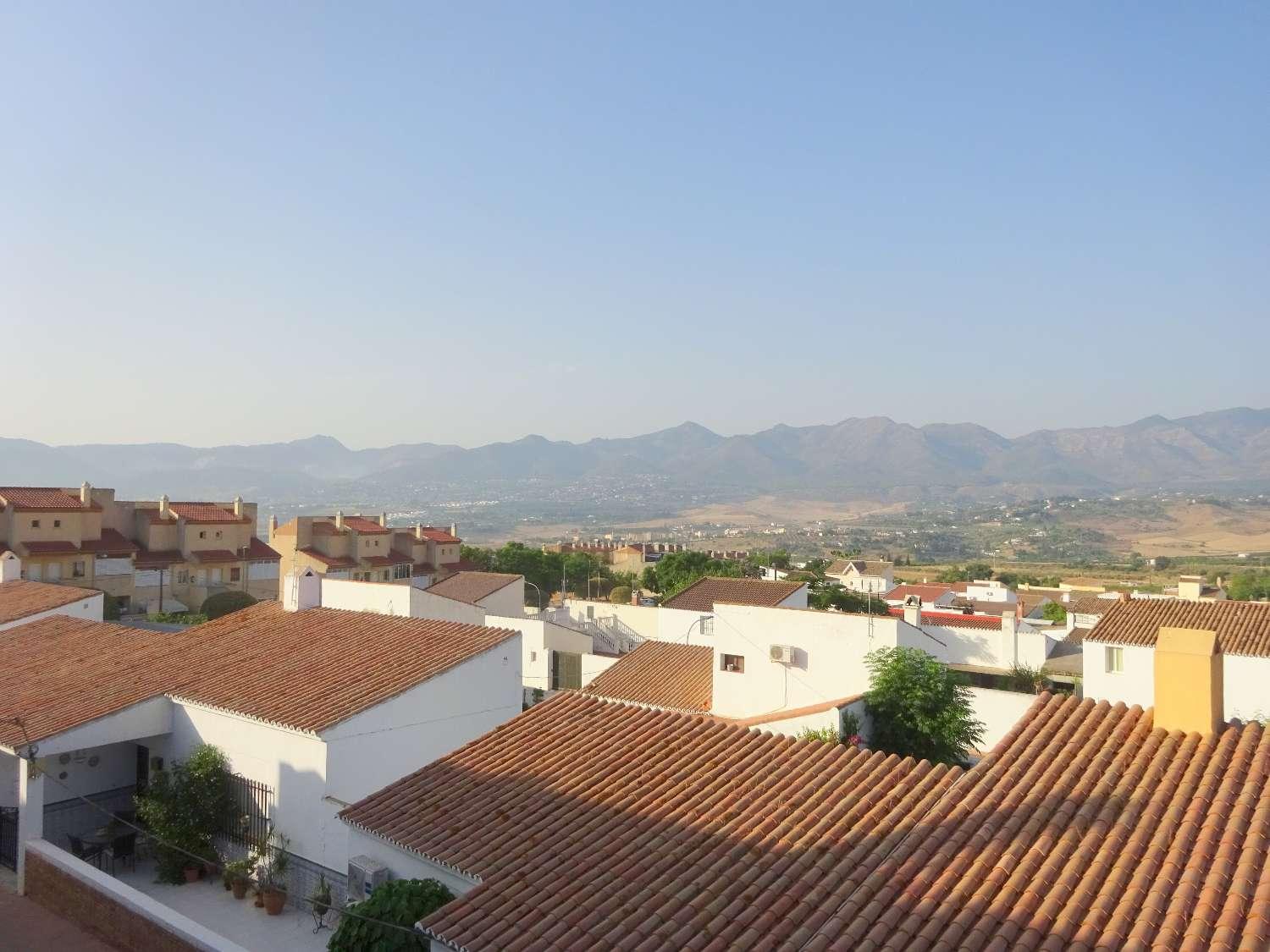 Semi-detached House for Sale in Alhaurín de la Torre