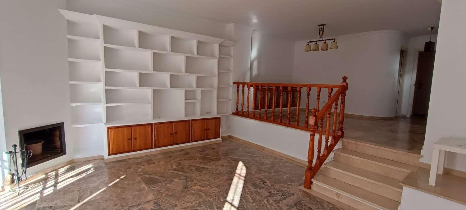 Semi-detached House for Rent in Alhaurín de la Torre