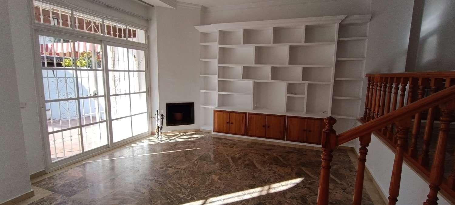 Semi-detached House for Rent in Alhaurín de la Torre