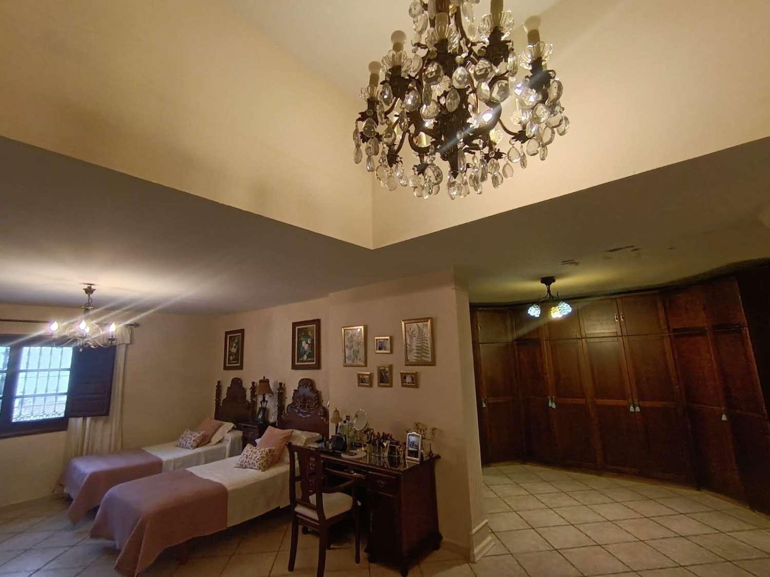 Villa for Sale in Alhaurín de la Torre