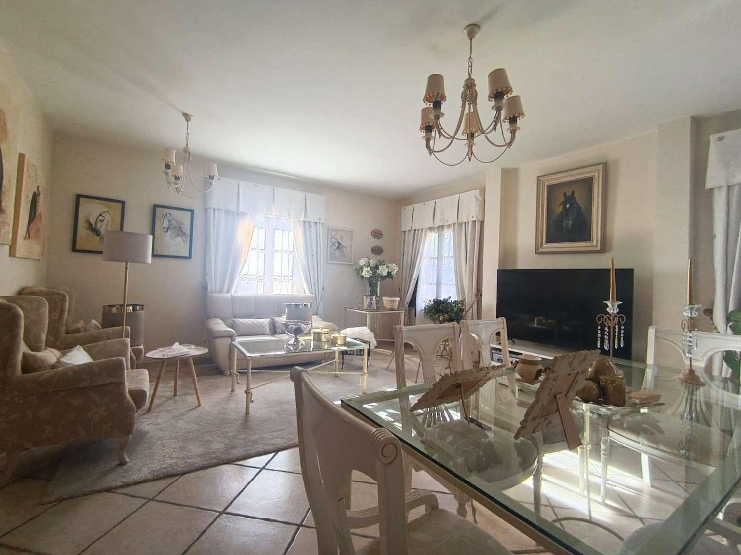 Villa for Sale in Alhaurín de la Torre