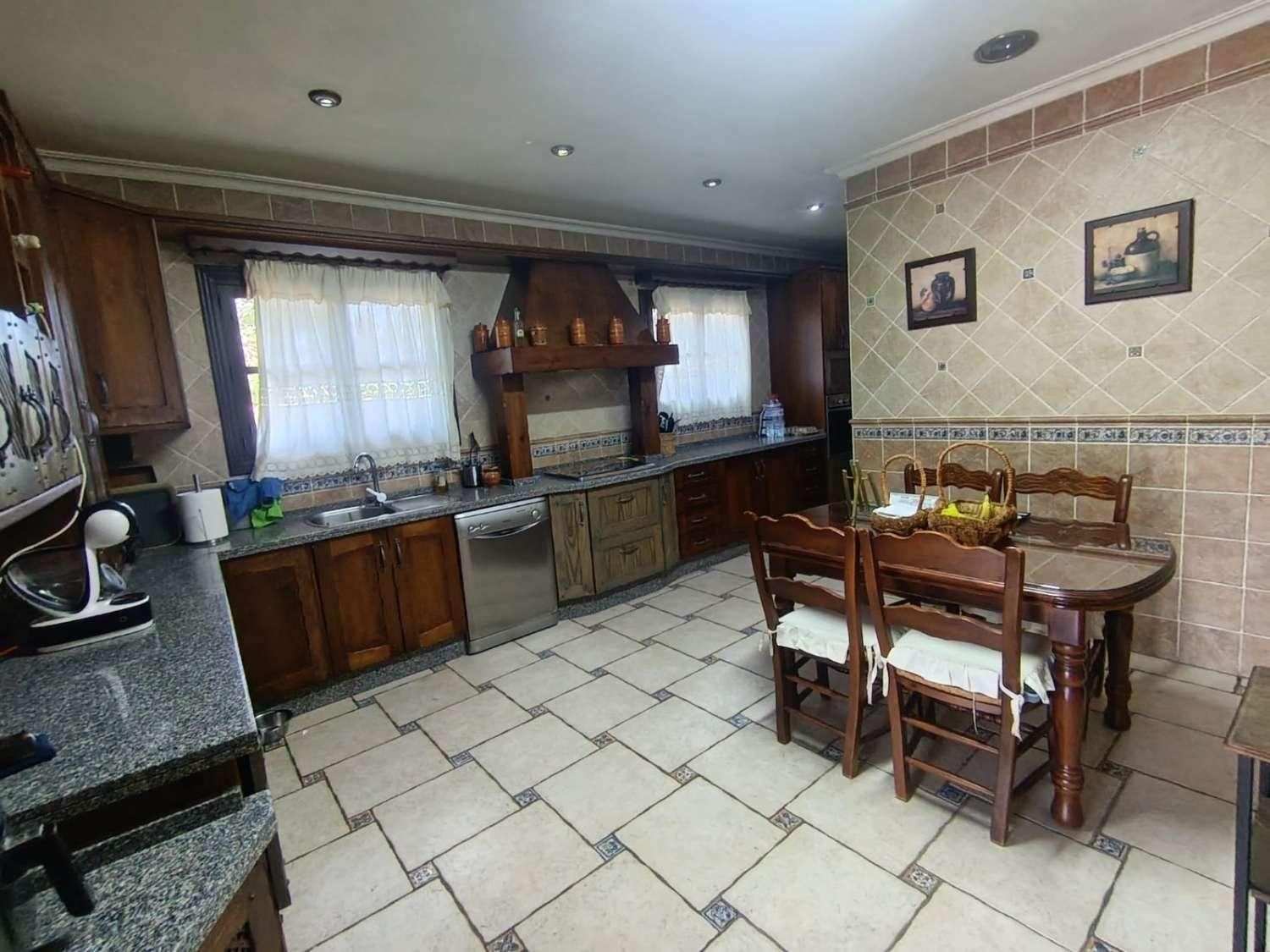 Villa for Sale in Alhaurín de la Torre