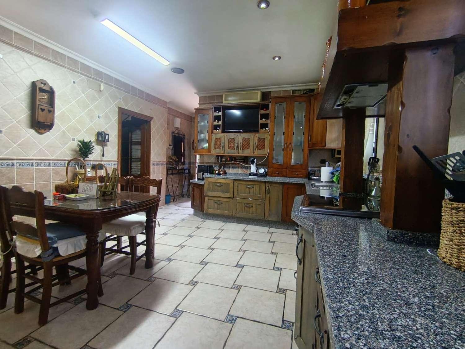Villa for Sale in Alhaurín de la Torre