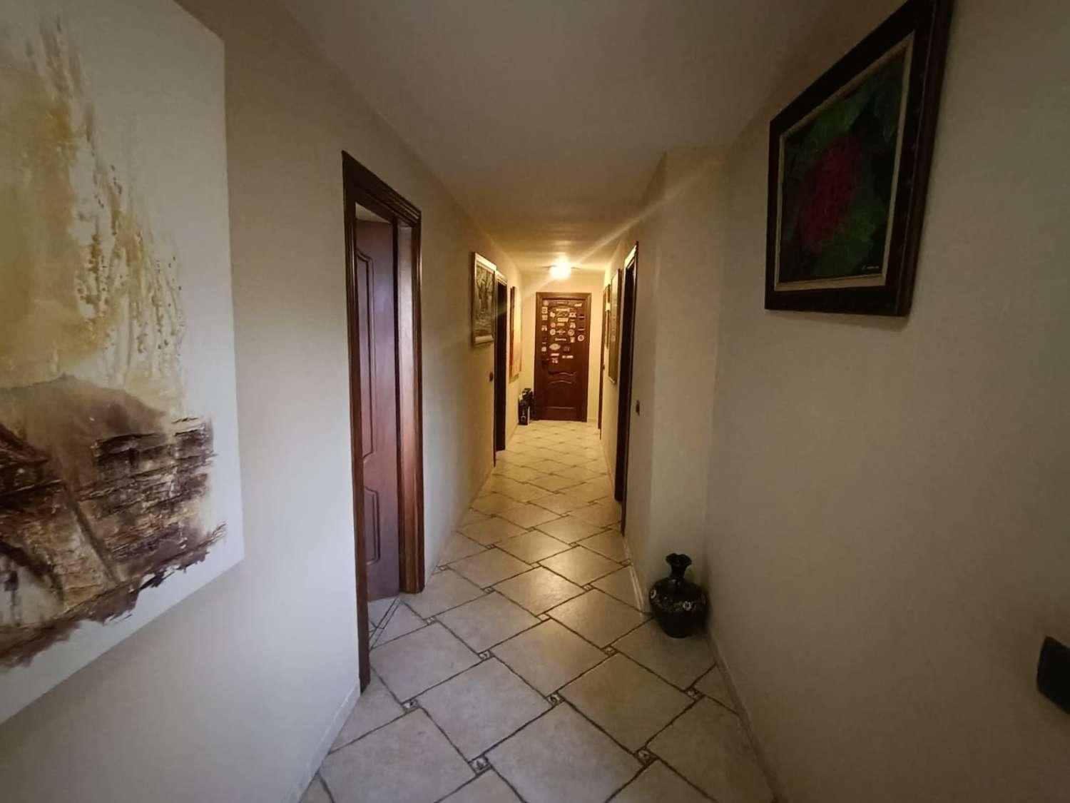 Villa for Sale in Alhaurín de la Torre