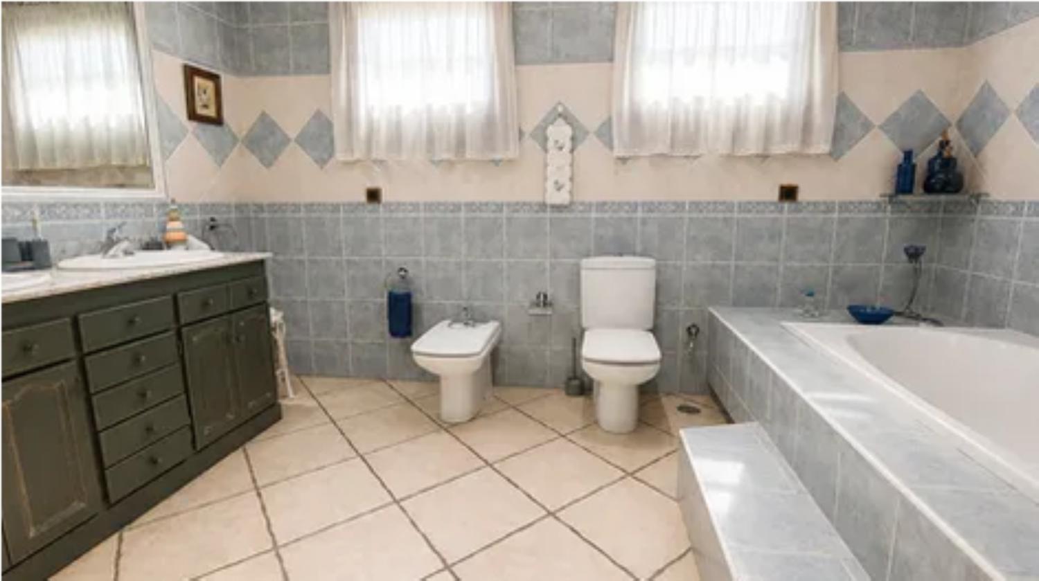 Villa for Sale in Alhaurín de la Torre