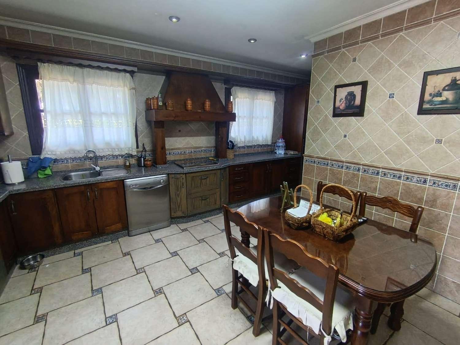 Villa for Sale in Alhaurín de la Torre