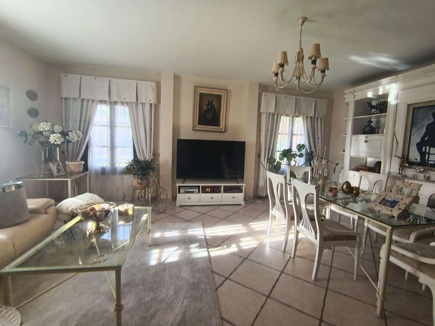 Villa for Sale in Alhaurín de la Torre