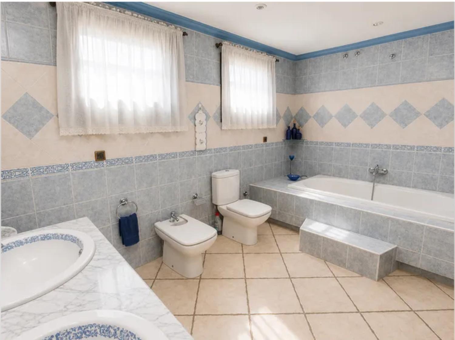 Villa for Sale in Alhaurín de la Torre
