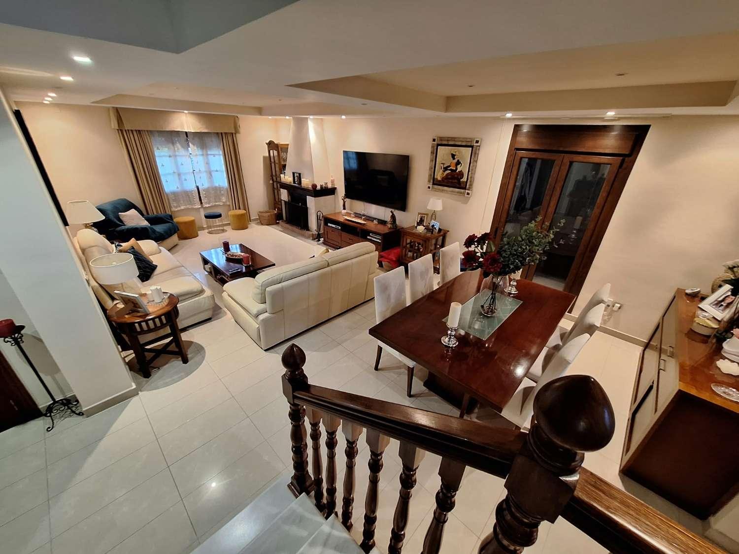 Villa for Sale in Alhaurín de la Torre