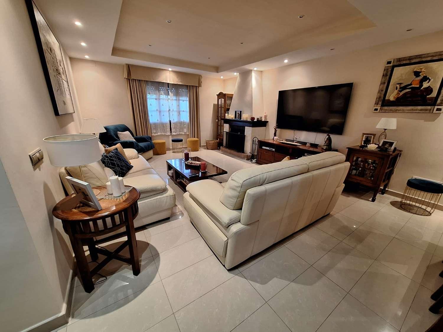 Villa for Sale in Alhaurín de la Torre