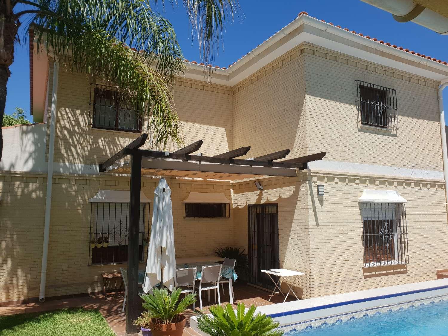 Villa for Sale in Alhaurín de la Torre