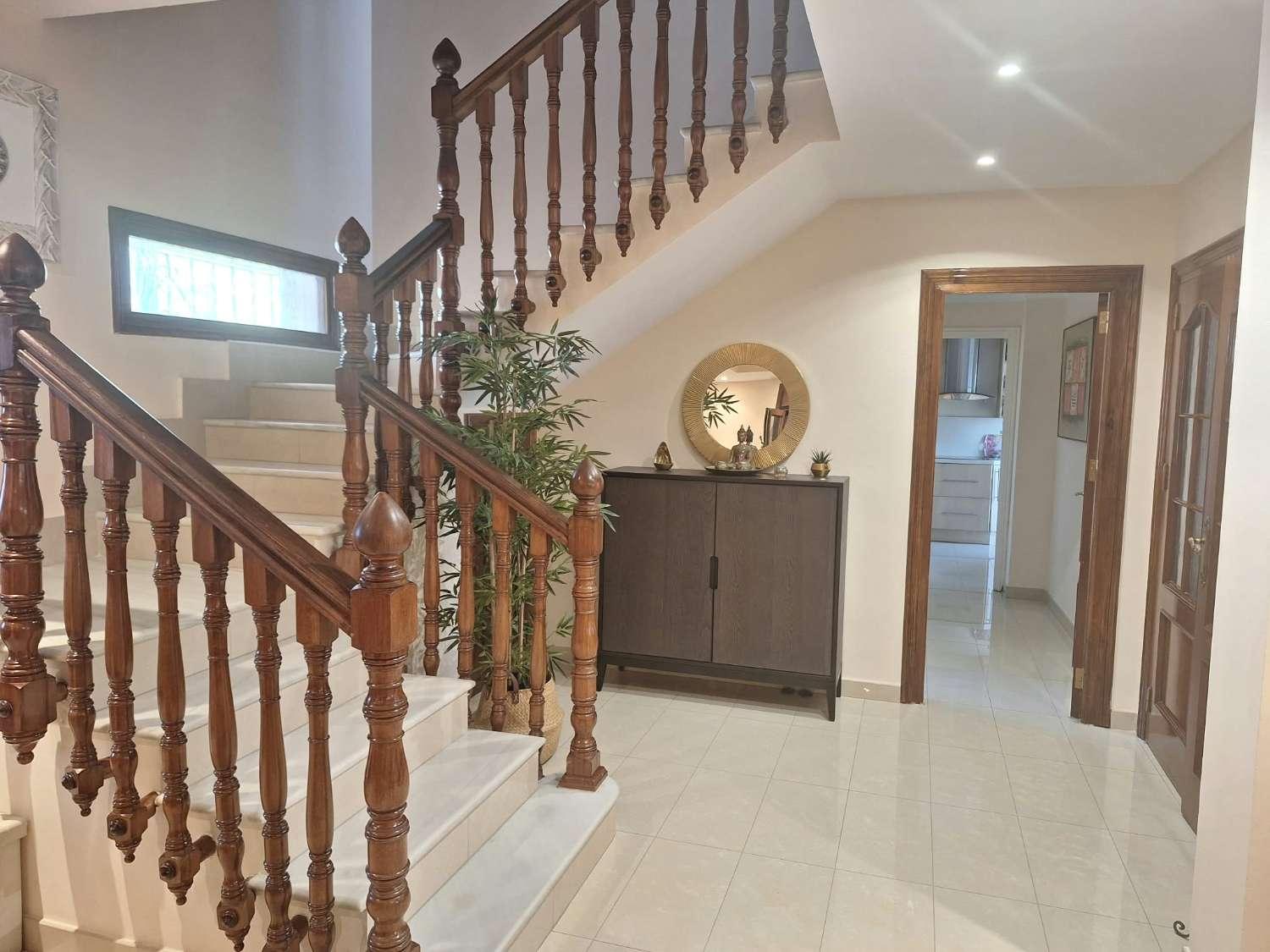 Villa for Sale in Alhaurín de la Torre