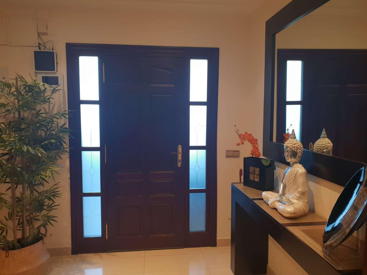 Villa for Sale in Alhaurín de la Torre