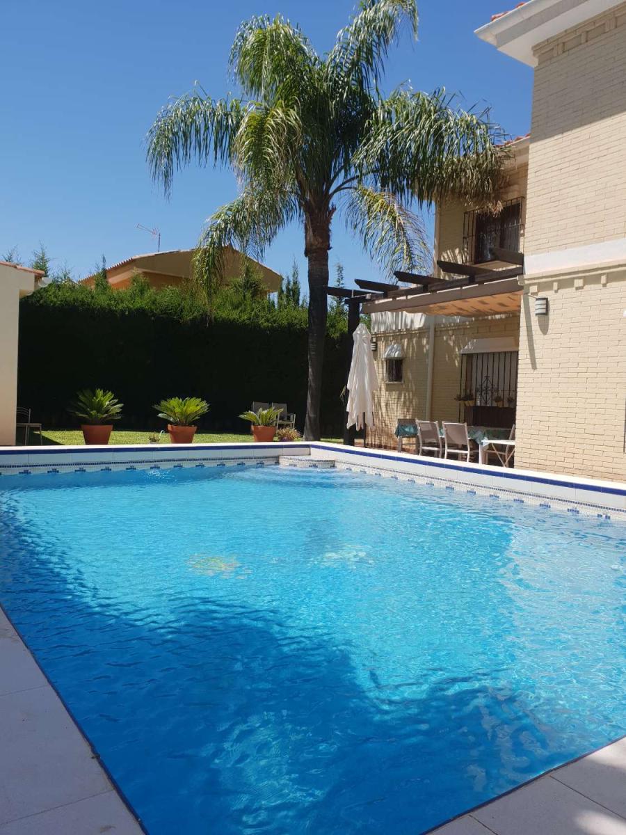 Villa for Sale in Alhaurín de la Torre