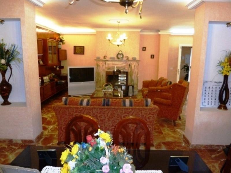 Villa for Sale in Alhaurín de la Torre