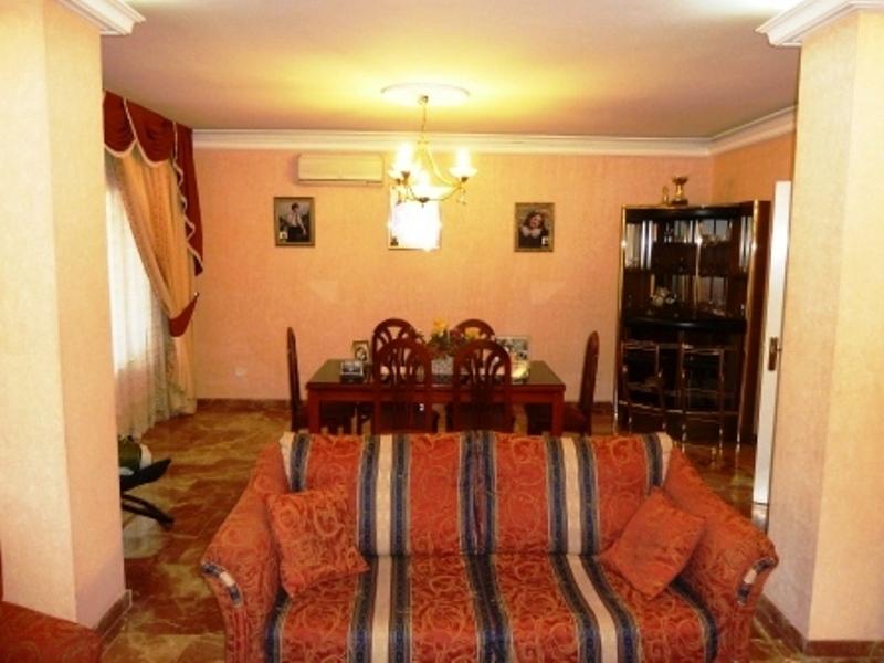 Villa for Sale in Alhaurín de la Torre