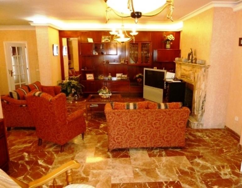 Villa for Sale in Alhaurín de la Torre