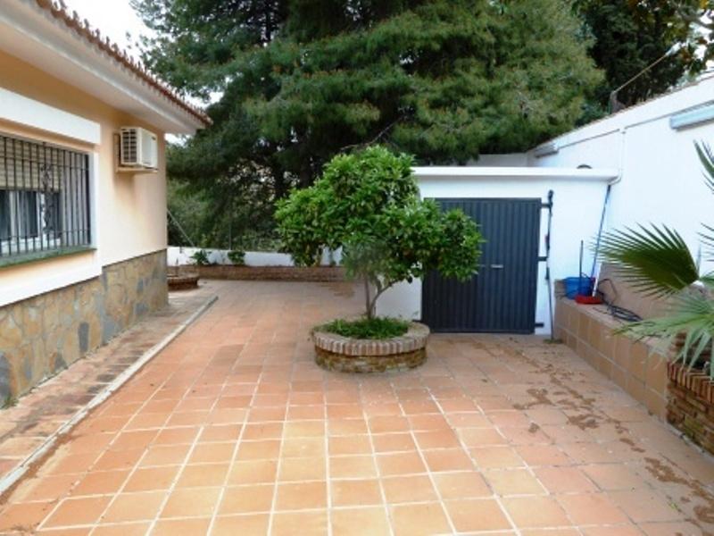 Villa for Sale in Alhaurín de la Torre