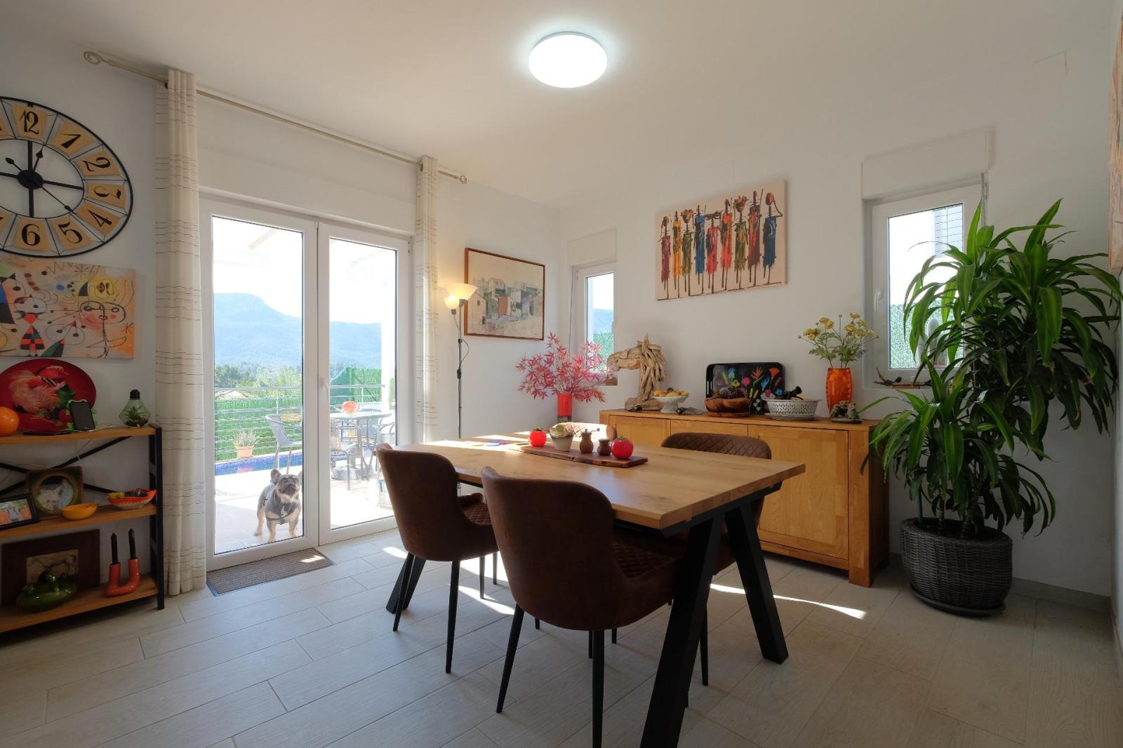 Chalet for Sale in Alcalalí